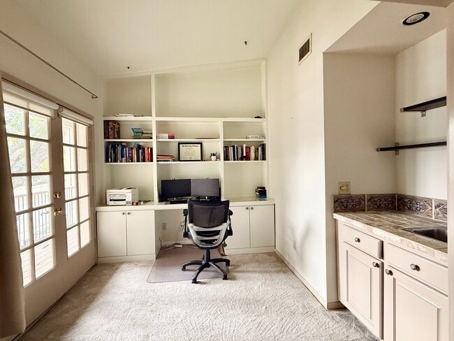 Building Photo - 2001 Bering Dr