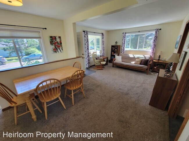 Foto del edificio - 2 br, 2 bath House - 219 E Chisholm St