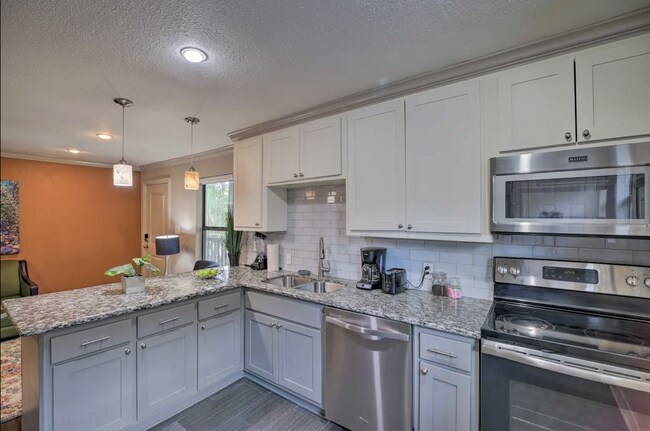 Foto del edificio - 2211 Blodgett St