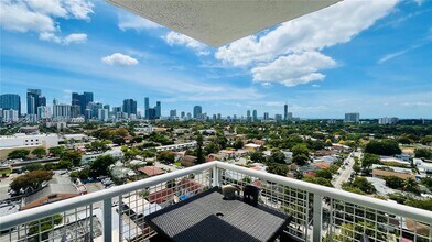 Building Photo - 900 SW 8th St