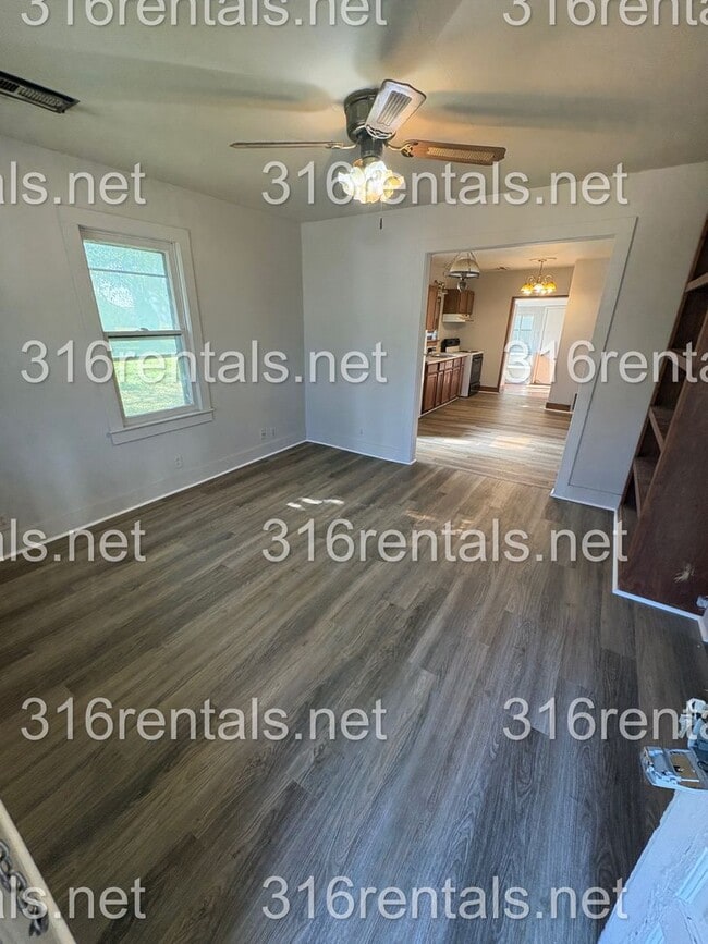 Building Photo - 795 - 2 bed 1 bath - Single Family Home