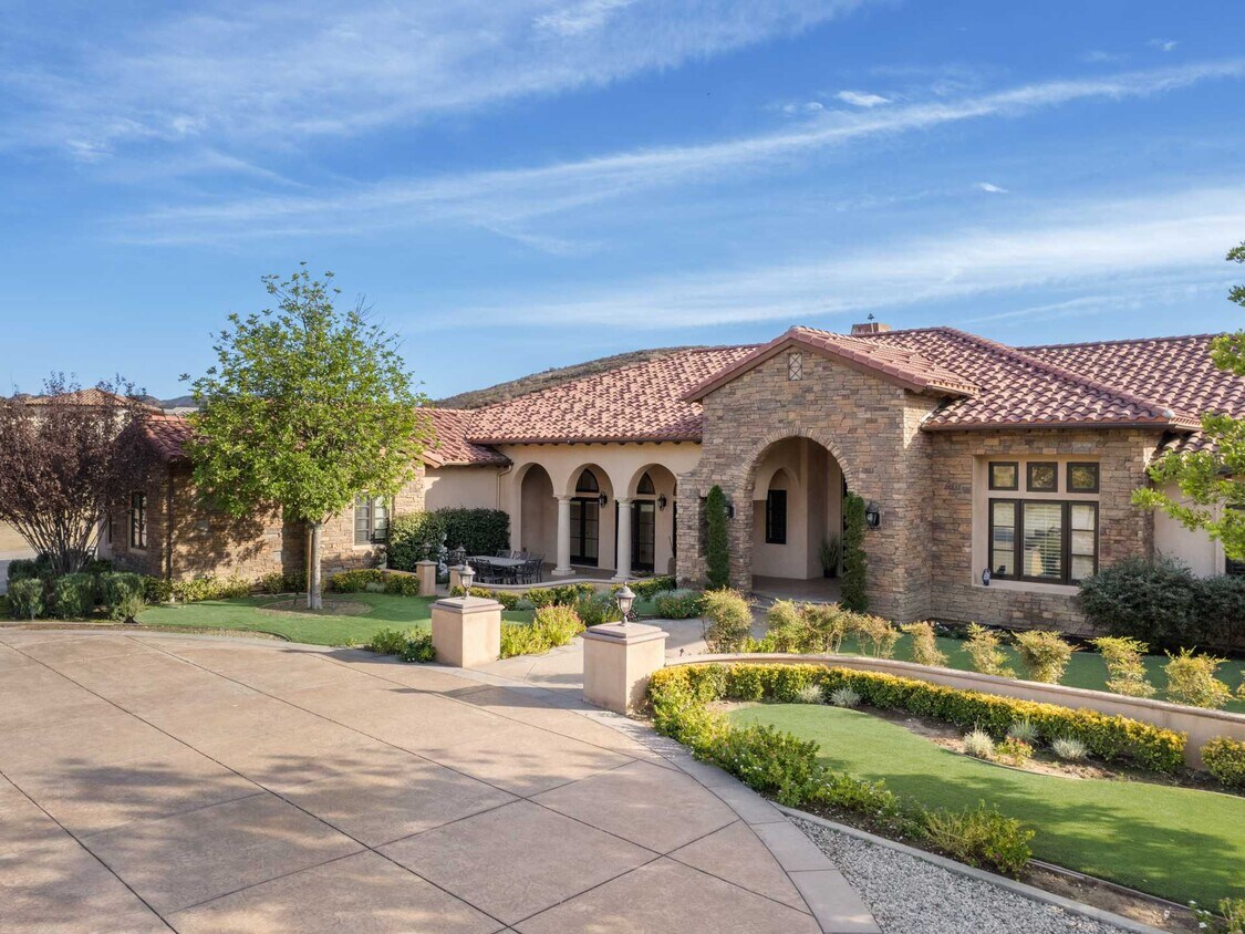 10727 W Stallion Ranch Rd, Sunland, CA 91040 House Rental in Sunland