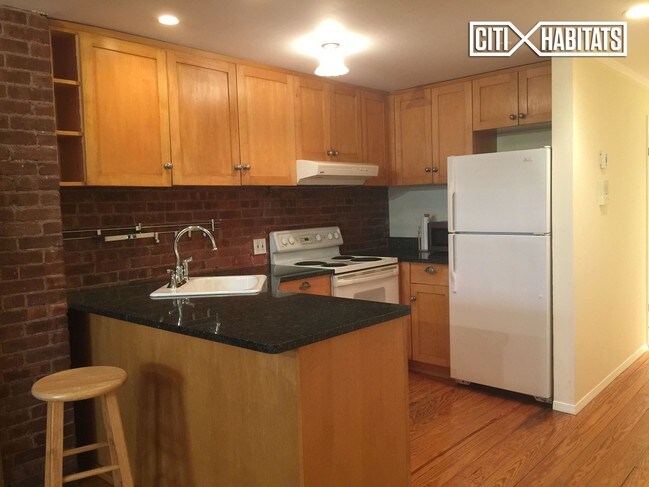 Foto del edificio - 244 W 138th St