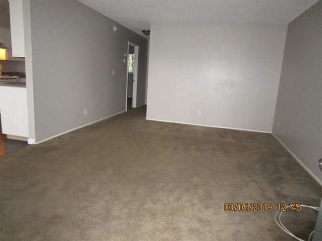 Building Photo - 1341 Dustin Dr