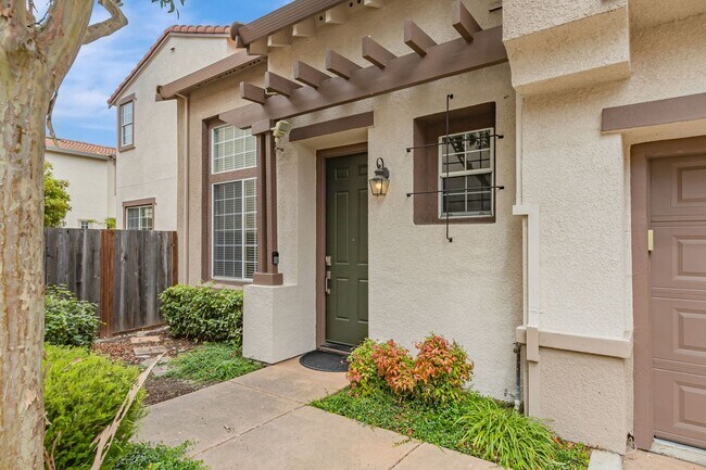 Foto del edificio - Remodeled 4-Bedroom 3-Bathroom House in Sa...