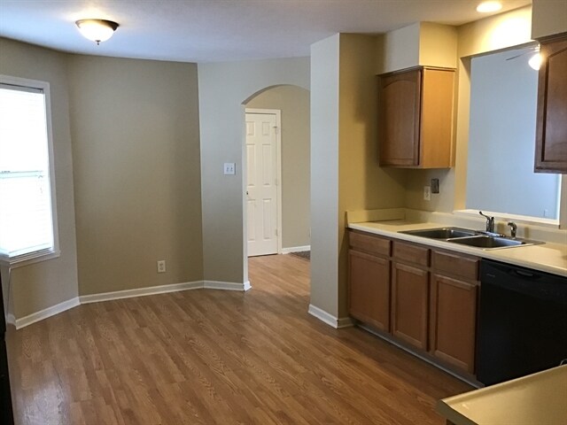 Foto del edificio - 10136 Honeywell Ln