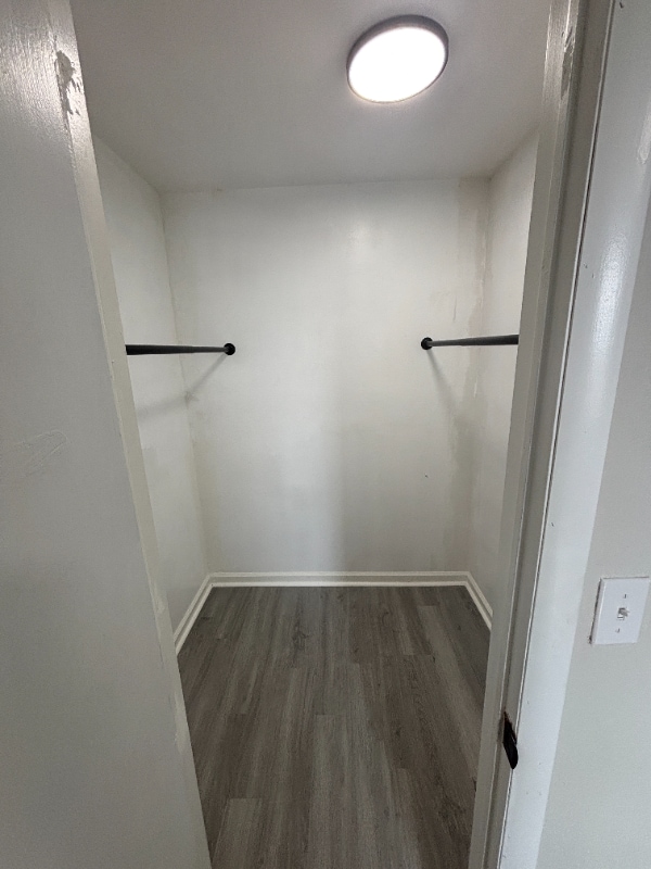 Building Photo - 2-4-4 N Liberty Ave