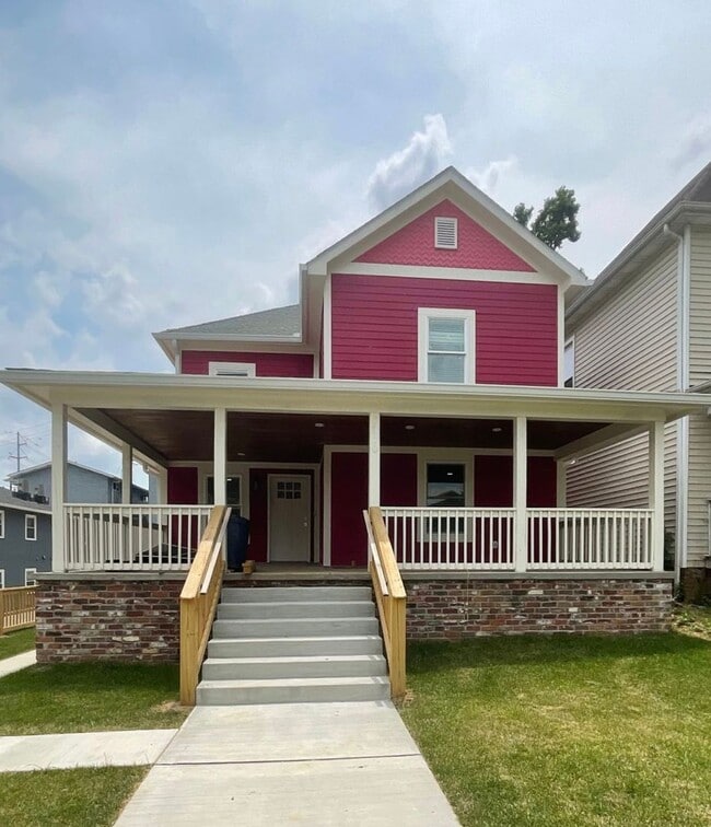 Building Photo - 1310 Forest Ave