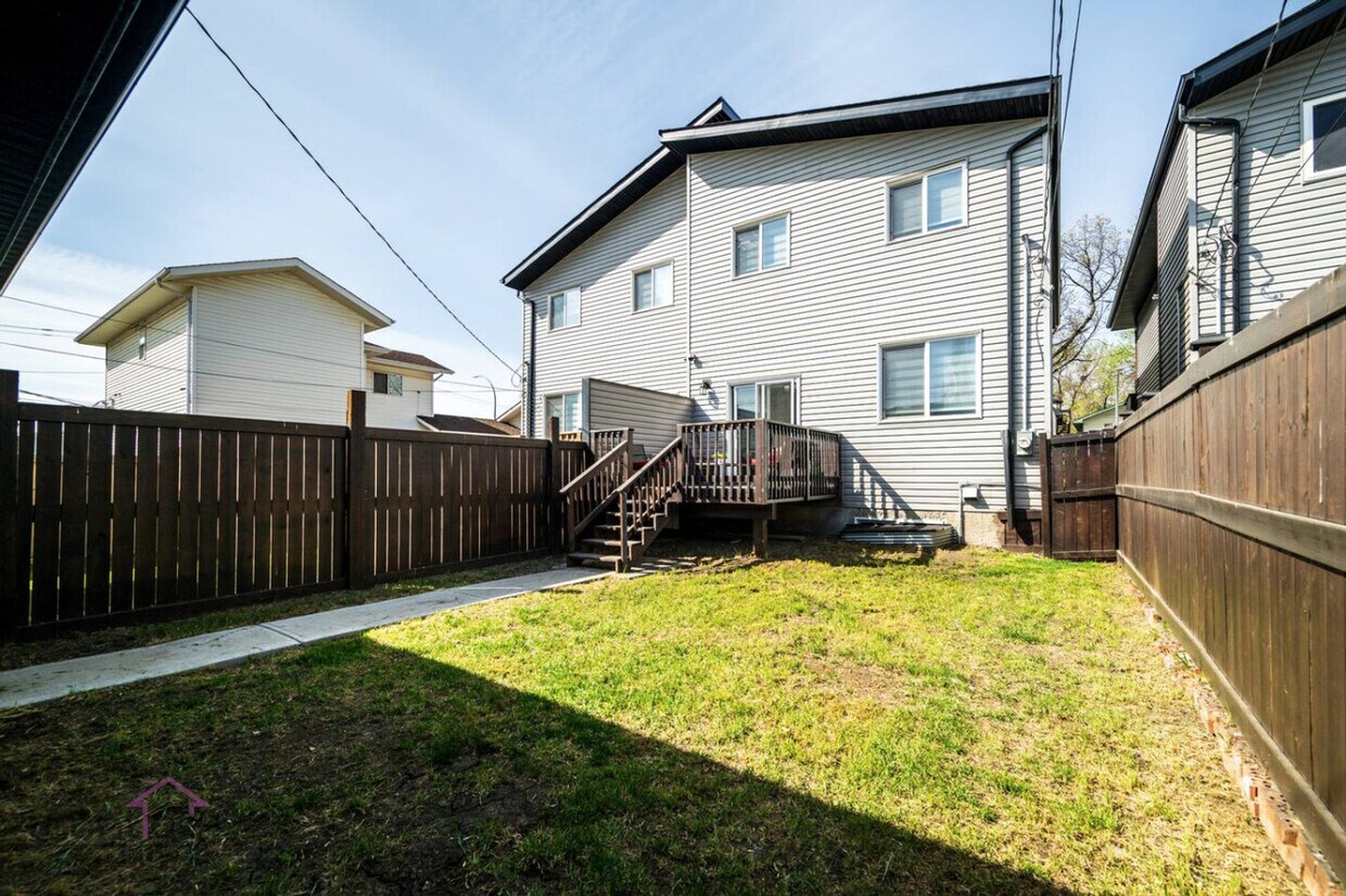 Primary Photo - 10751-10792 92 St NW
