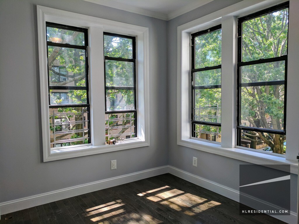 Foto principal - 2420 28th St