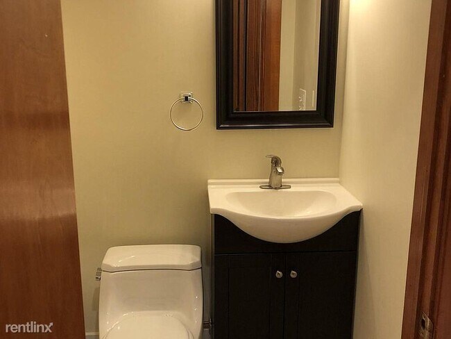 Foto del edificio - 3 br, 1.5 bath House - 447 Whittier Ave