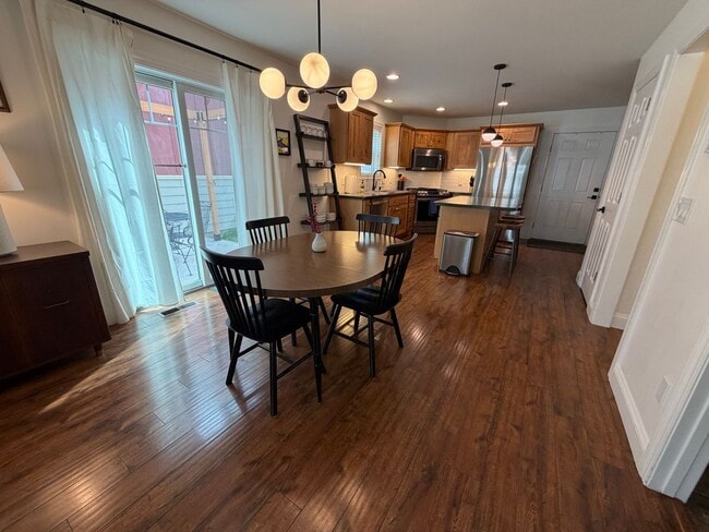 Building Photo - Josephine crossing 4 bedroom cottage