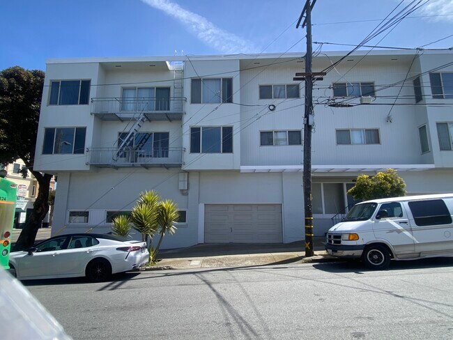 Foto del edificio - 290 Miramar Ave