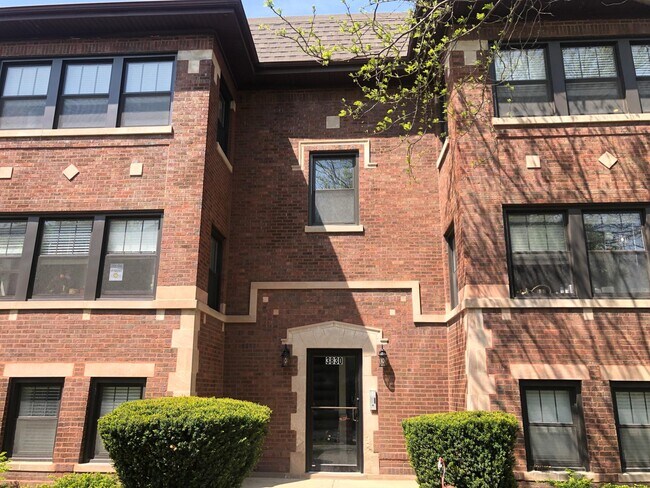Building Photo - 3830 N Mozart St