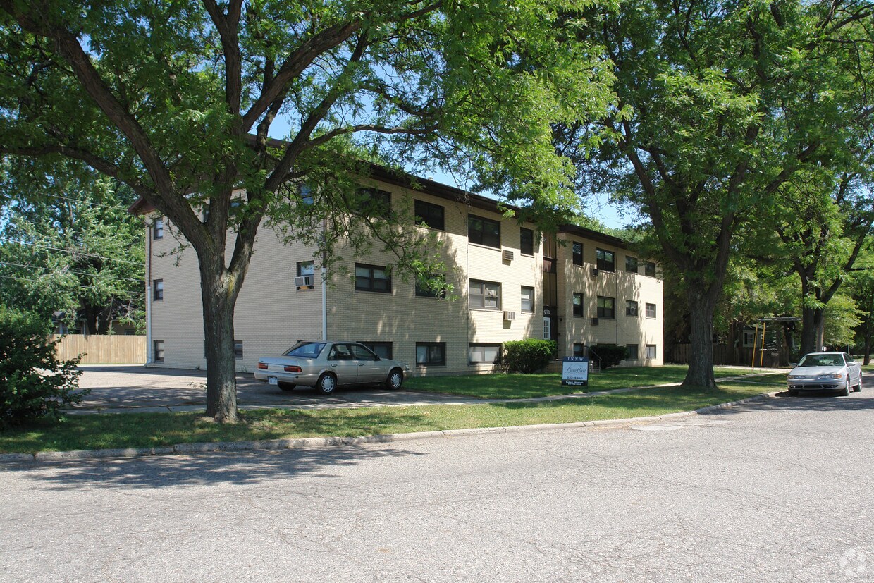 Foto principal - 3010 Grandell Ave