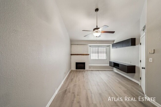 Building Photo - 2301 E University Dr