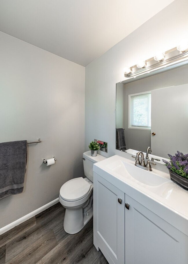 Foto del edificio - Newly Remodeled 3 Bedroom Home in Central Location