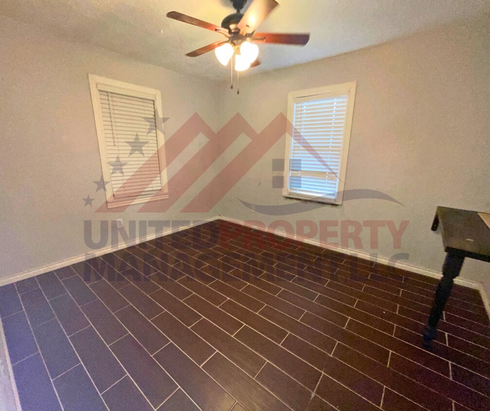 Foto del edificio - Cozy 2-Bedroom Home Near Shopping & Schools