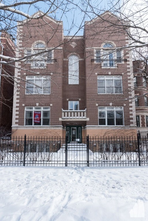 Building Photo - 4231 N Kenmore Ave