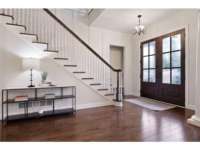 Building Photo - 3632 Rainbow Dr