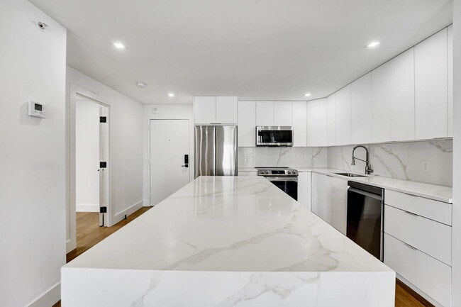 Building Photo - 4511 S Ocean Blvd