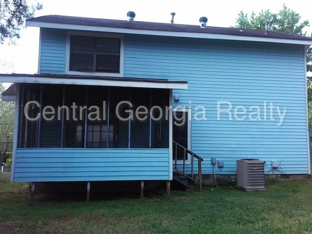 Building Photo - 967 Steeplechase Ln