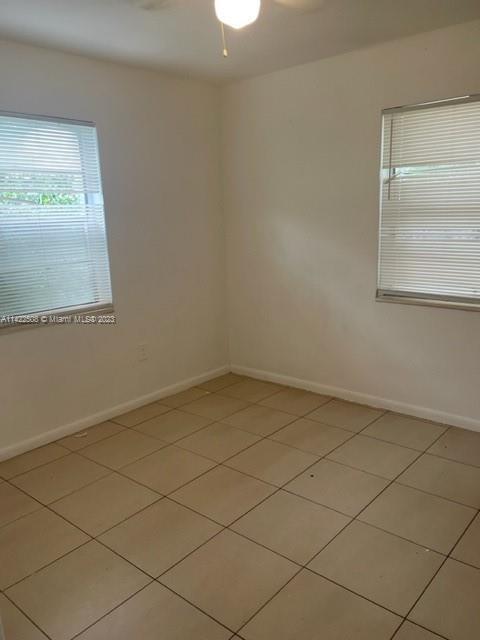 Foto del edificio - 2471 NW 18th Ct