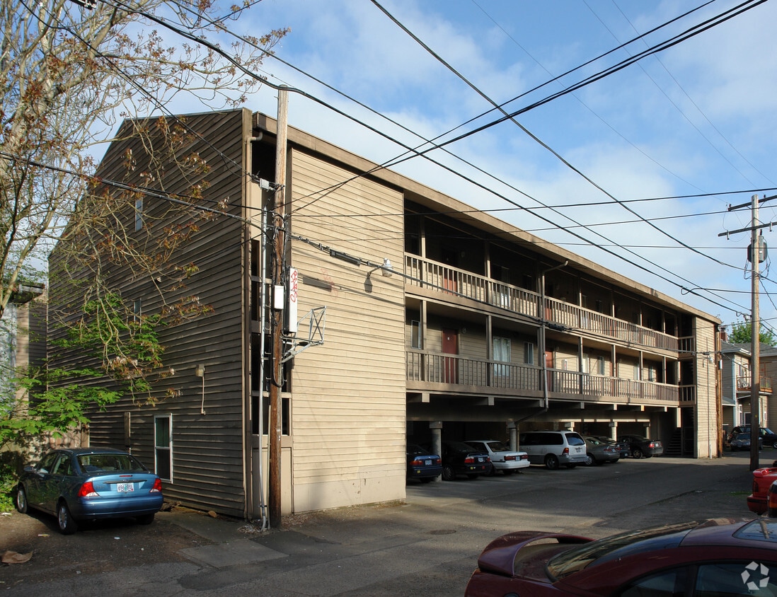 Building Photo - Redux Apartments