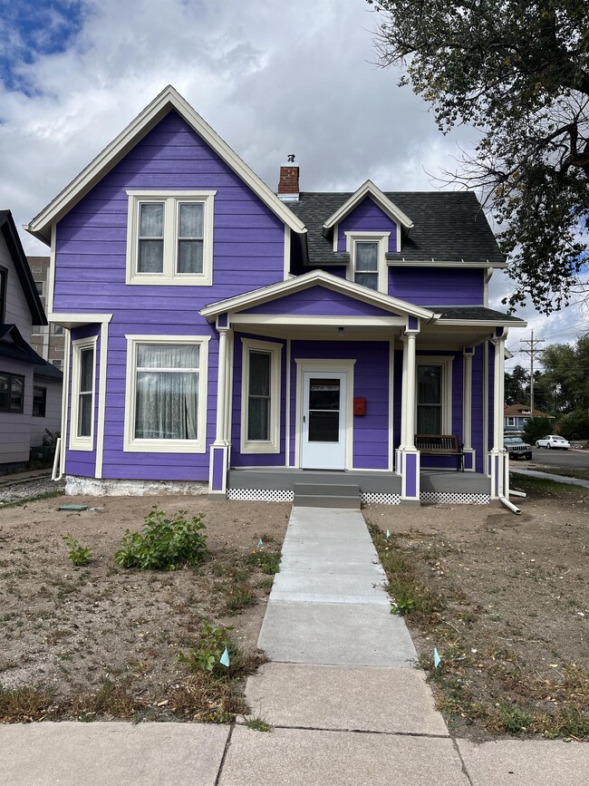 Building Photo - 222 E 25th St