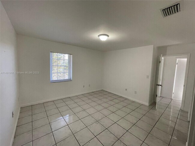 Building Photo - 222 NW 48th Ct