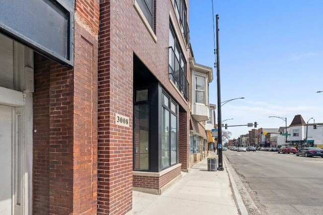 Building Photo - 3008 W Belmont Ave