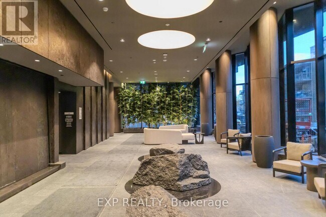 Photo du bâtiment - 120 Broadway Ave