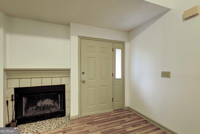 Building Photo - 322 Wood Ridge