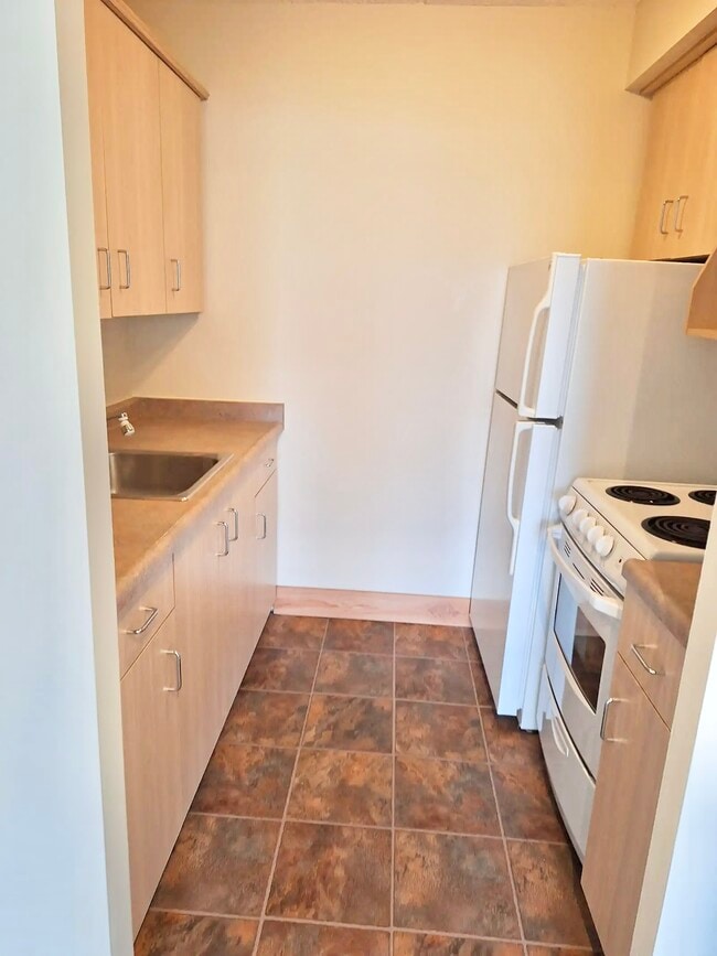 Building Photo - 87 Hamilton N