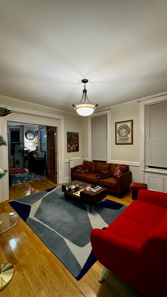 Foto del edificio - 311 Monastery Pl