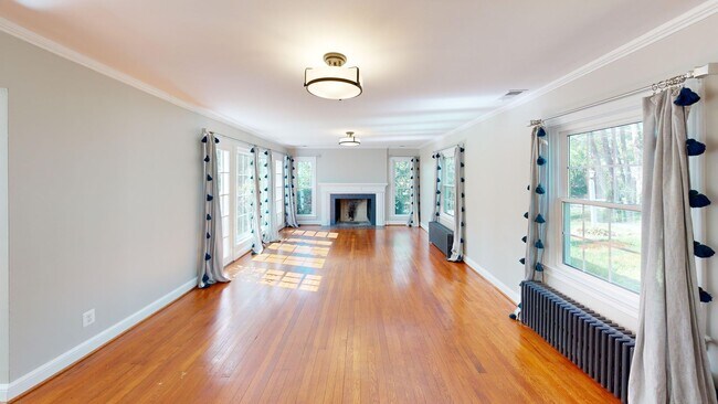 Building Photo - Cool Updated Historic 4/3.5 Farmhouse in Bethesda on Private, 1.5 Acre Lot