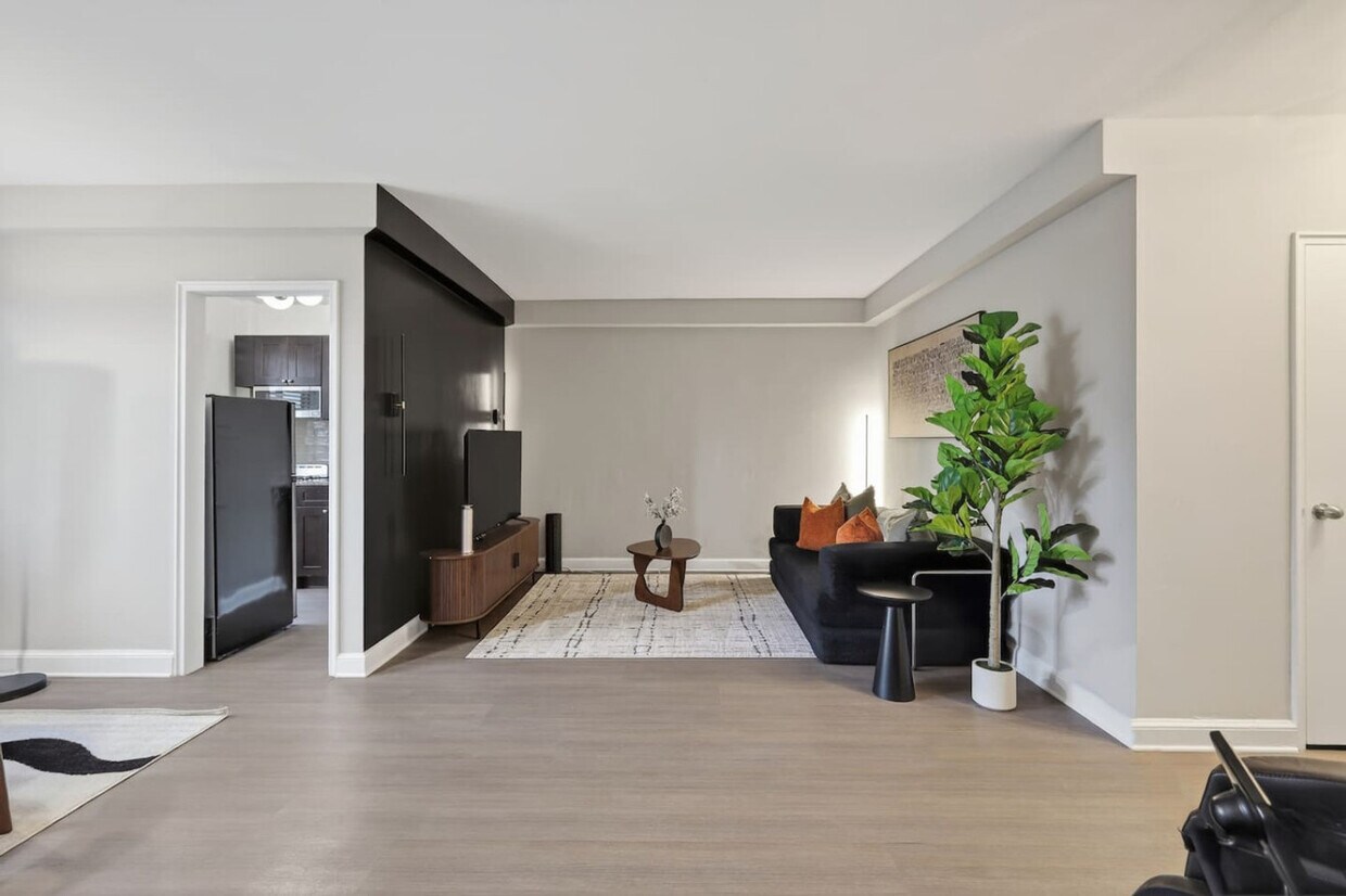 Primary Photo - 1500 Arlington Blvd