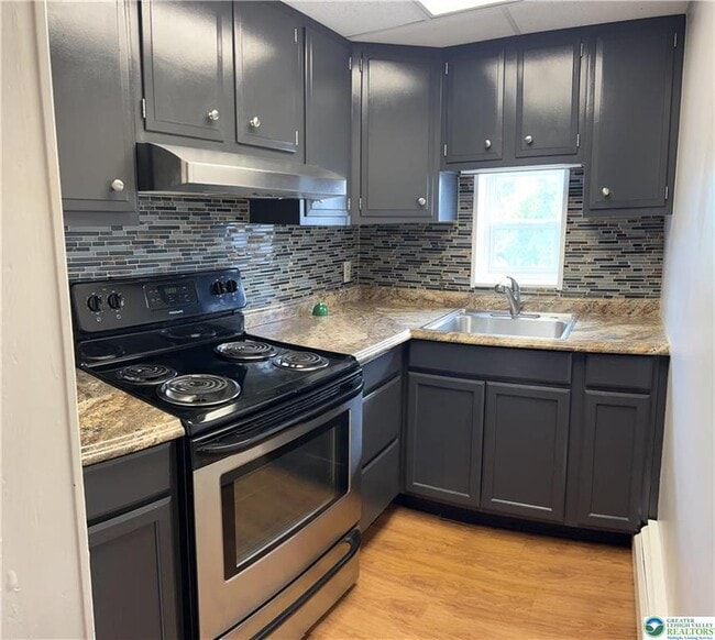 Building Photo - 402 Prospect Ave