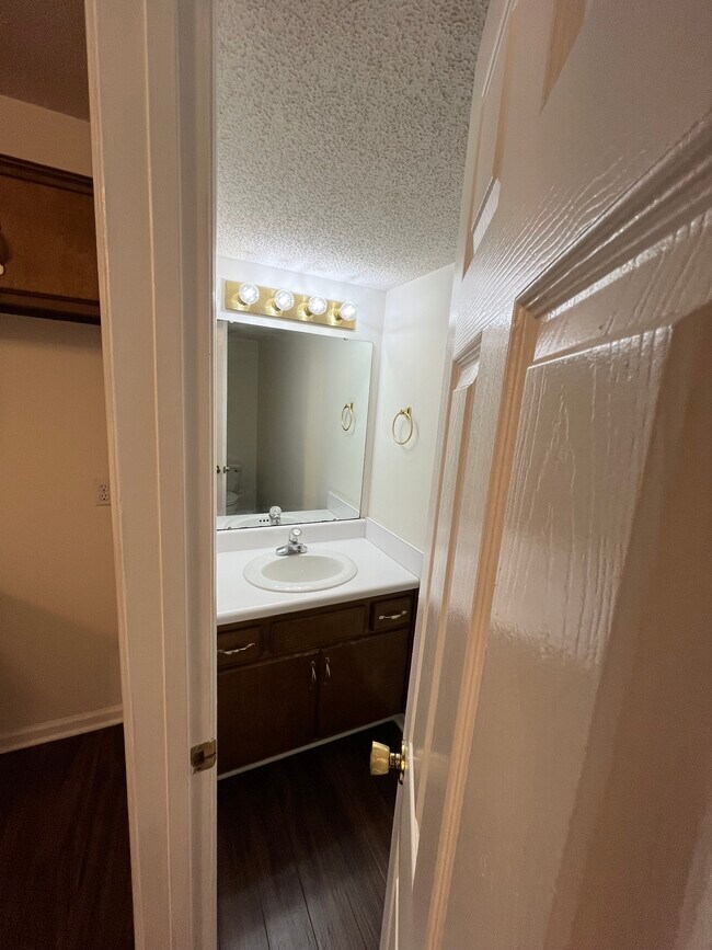 Foto del edificio - 1319 Stratton Place Dr