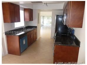 Foto del edificio - 3661 NW 95th Ter