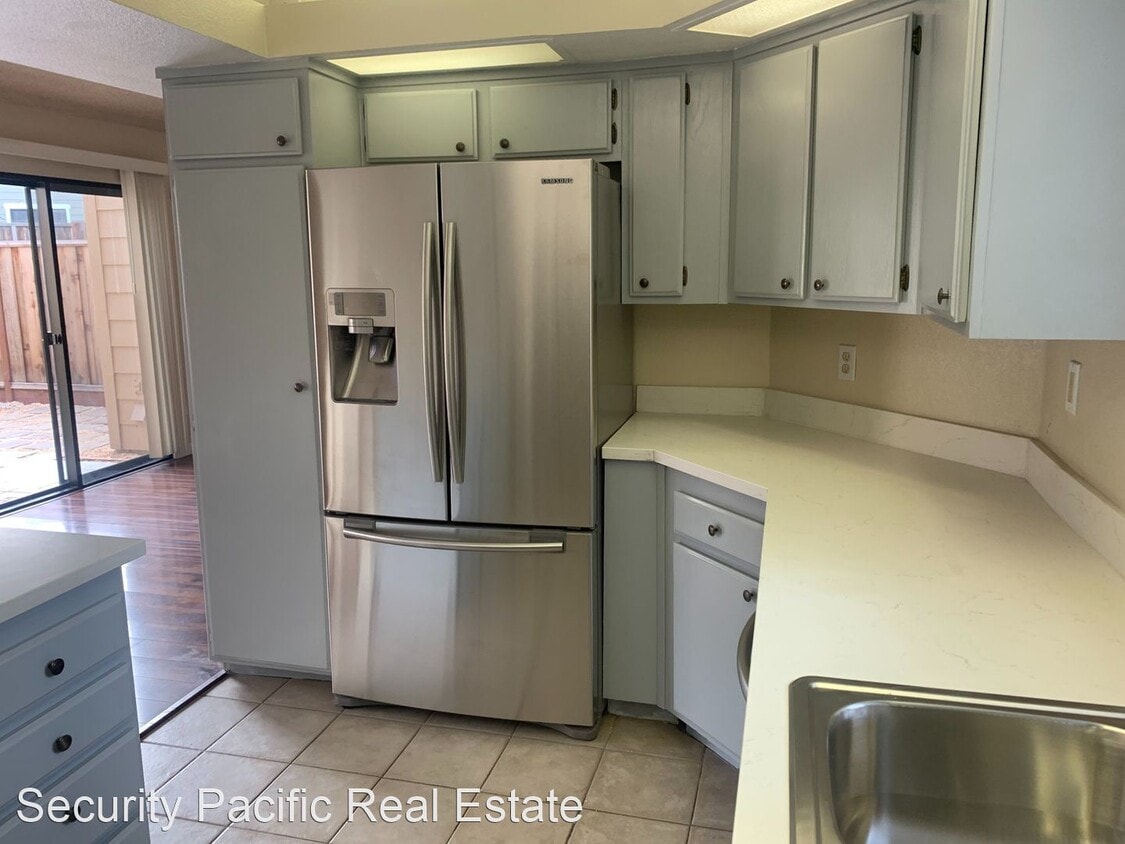 Primary Photo - 3 br, 2.5 bath House - 104 Coventry