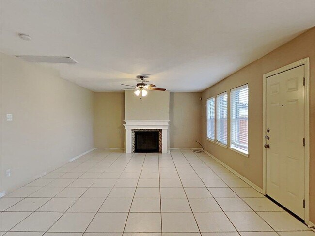 Foto del edificio - 4135 President's Dr S