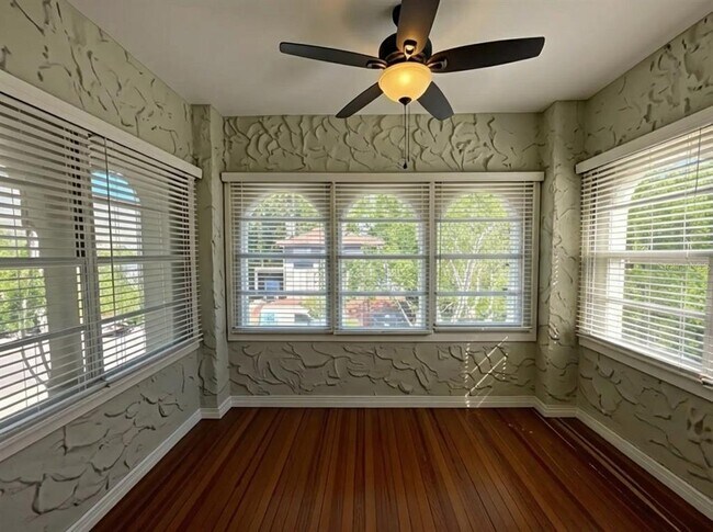 Foto del edificio - 2114 W Dekle Ave