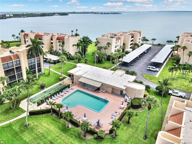 Foto del edificio - 3392 NE Causeway Blvd