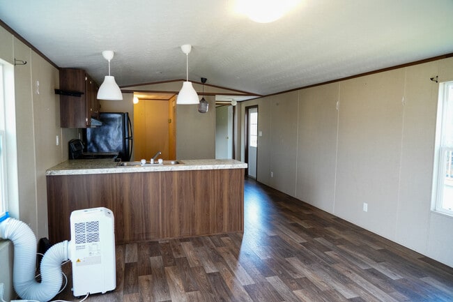 Building Photo - 2800 Halite Bend