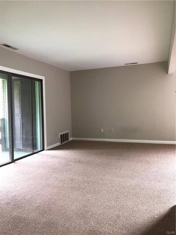 Foto del edificio - 1547 Creekside Rd