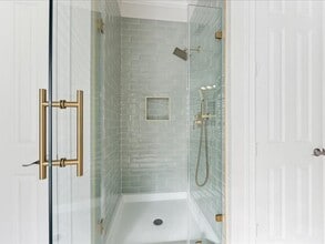 Building Photo - 11404 Island Manor St