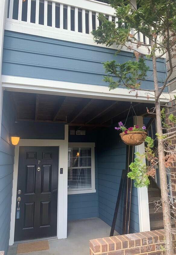 Foto principal - 525 Olmsted Park Pl