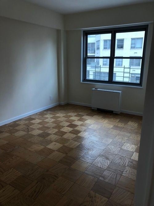 Building Photo - 252 E 63rd St