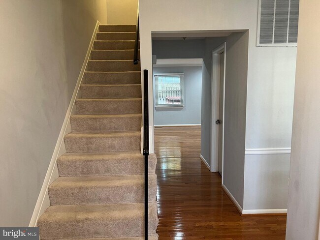 Foto del edificio - 6455 Rockshire St